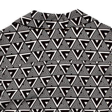 Triangle Trival Print Open Collar SH