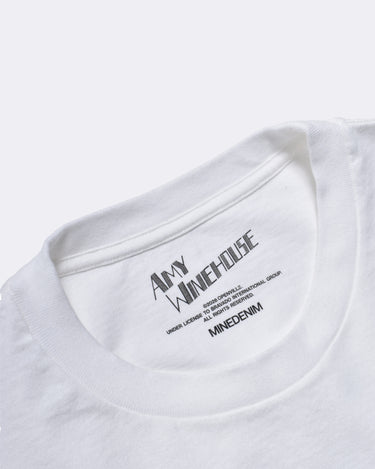 Amy Winehouse "Lean On A Car" Photo S/S Tee