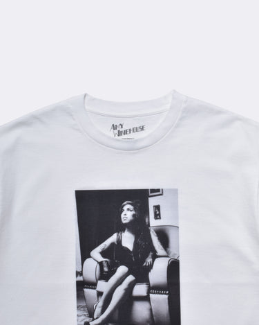Amy Winehouse "Sitting On A Chair" Photo S/S Tee